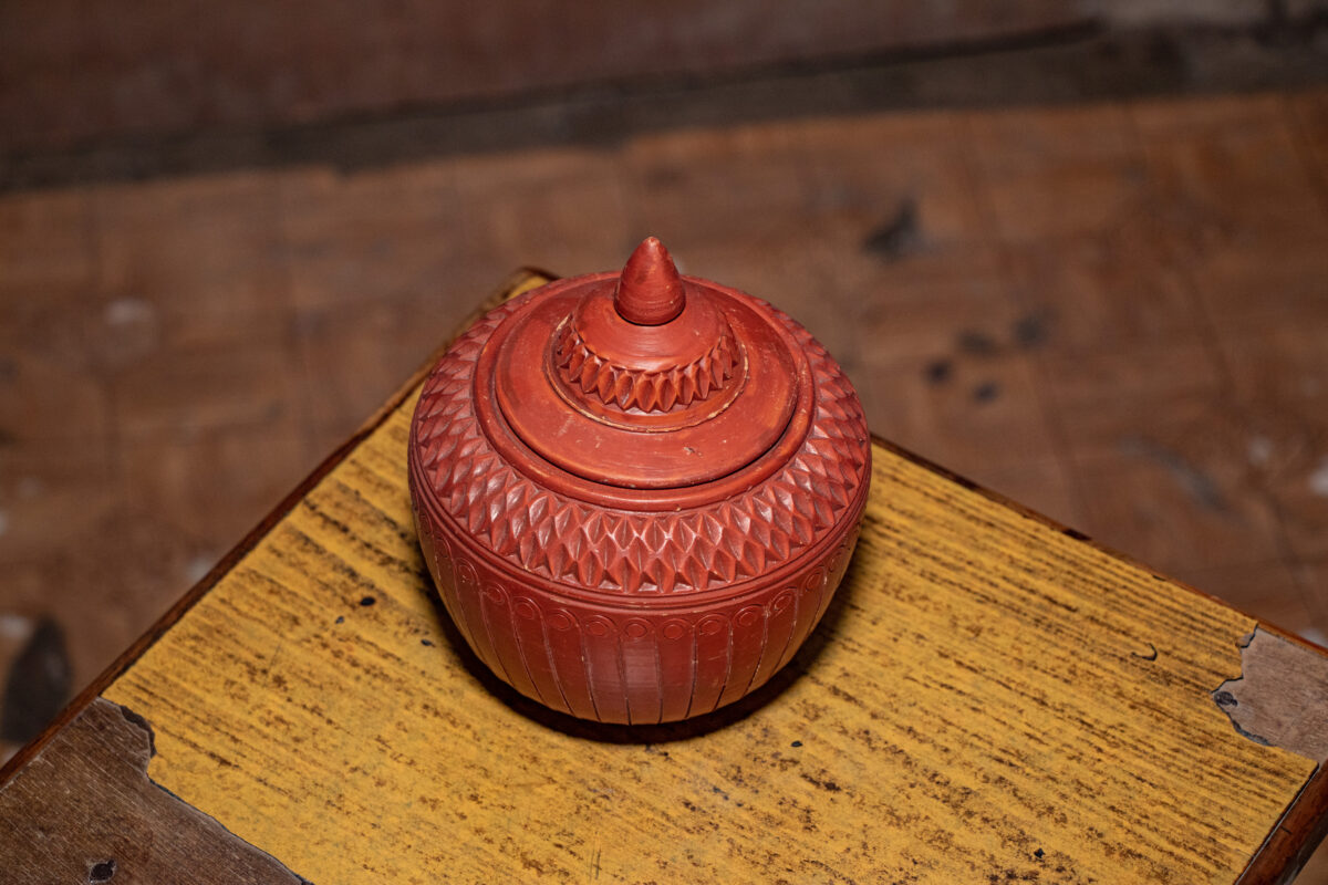 Decorative clay sugar pot